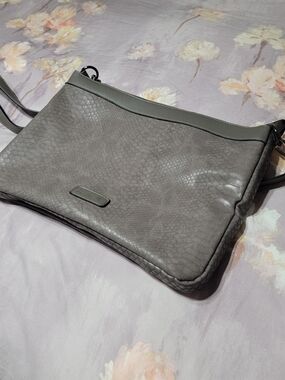 Simply Noelle Gray Textured Crossbody Bag